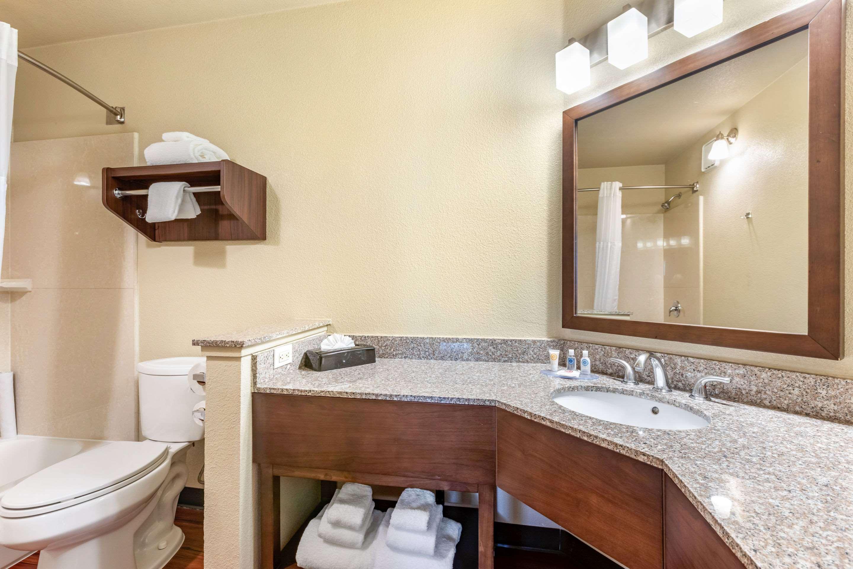 Comfort Inn & Suites Orange County John Wayne Airport Santa Ana Esterno foto