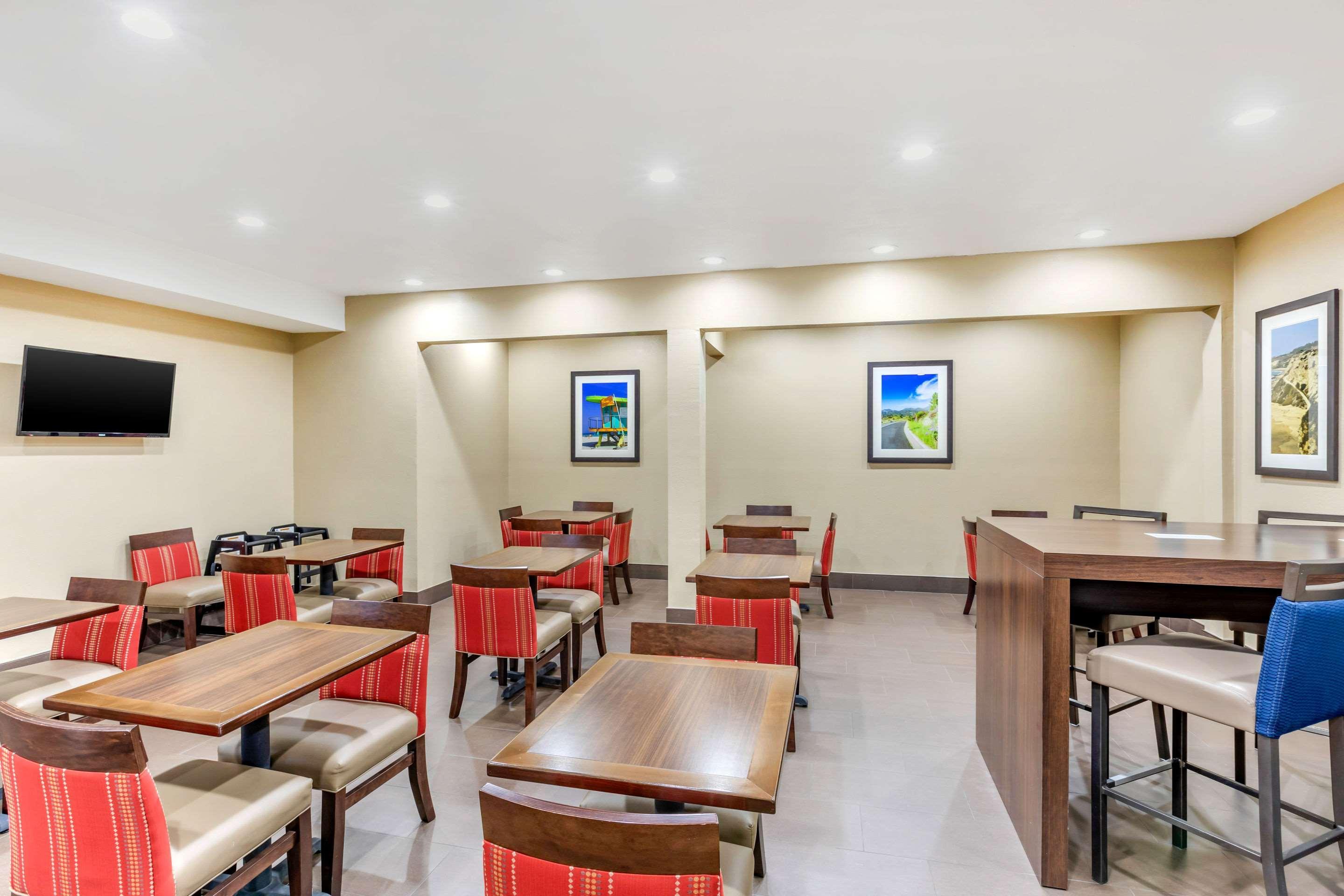 Comfort Inn & Suites Orange County John Wayne Airport Santa Ana Esterno foto