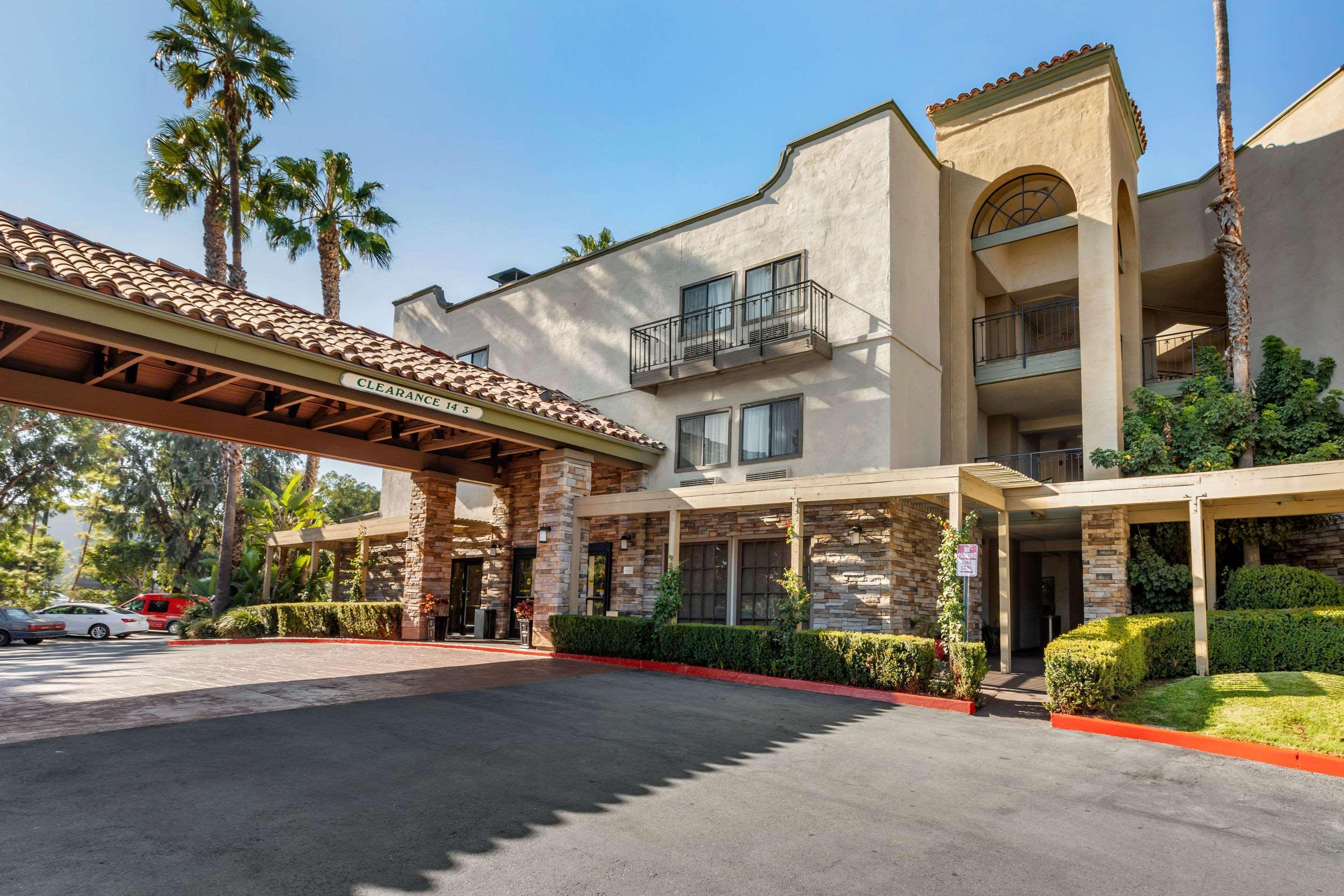 Comfort Inn & Suites Orange County John Wayne Airport Santa Ana Esterno foto