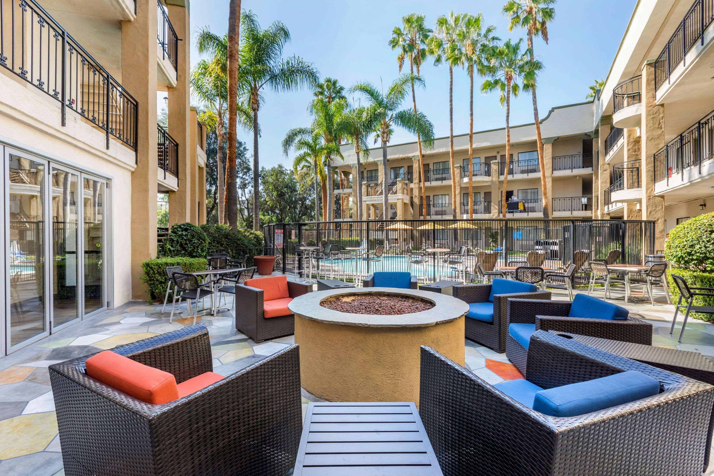 Comfort Inn & Suites Orange County John Wayne Airport Santa Ana Esterno foto