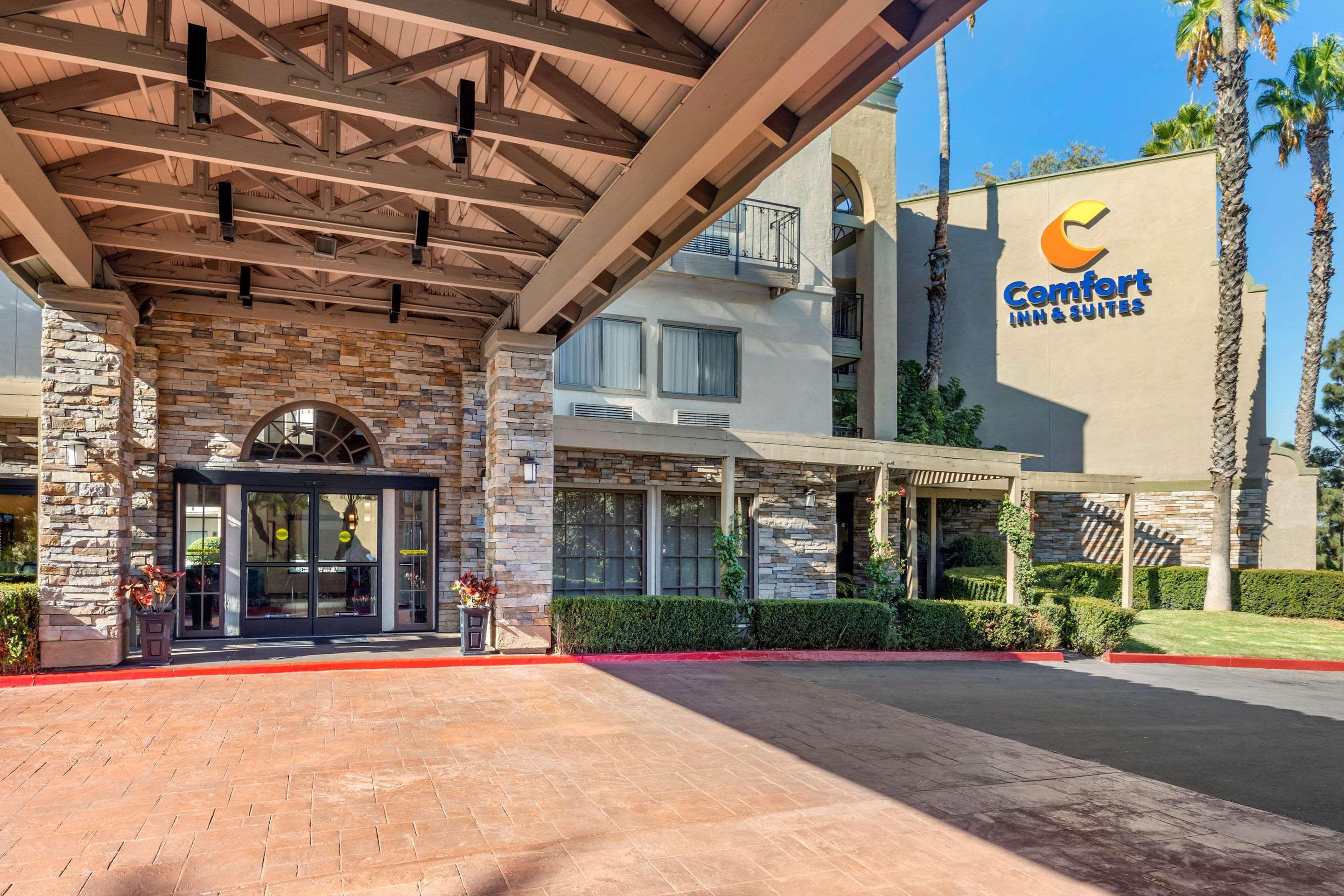 Comfort Inn & Suites Orange County John Wayne Airport Santa Ana Esterno foto