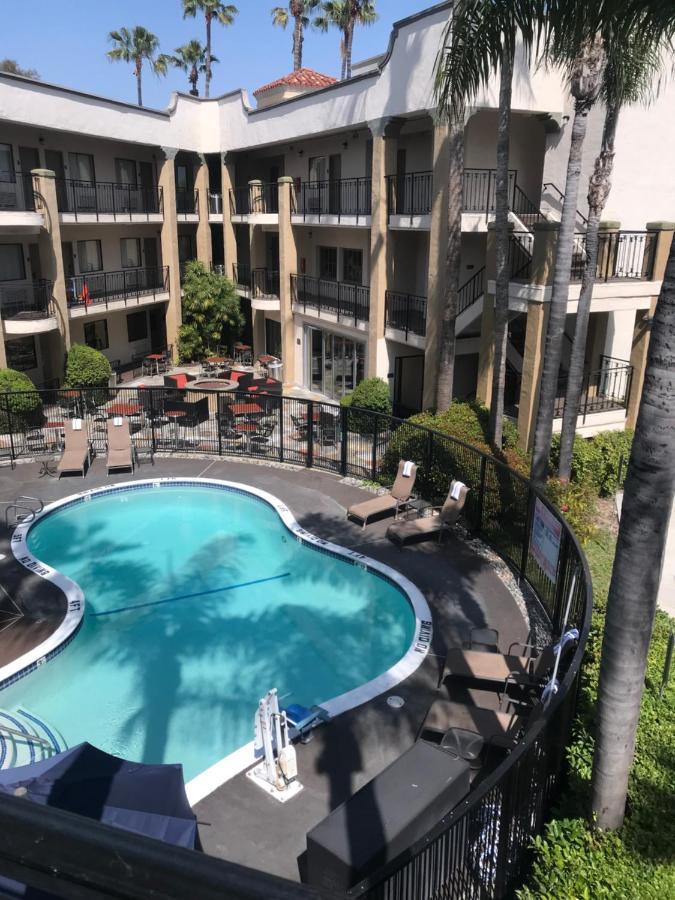Comfort Inn & Suites Orange County John Wayne Airport Santa Ana Esterno foto