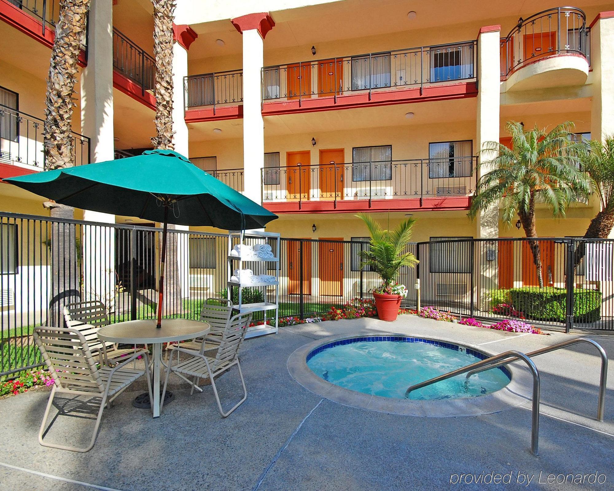 Comfort Inn & Suites Orange County John Wayne Airport Santa Ana Esterno foto