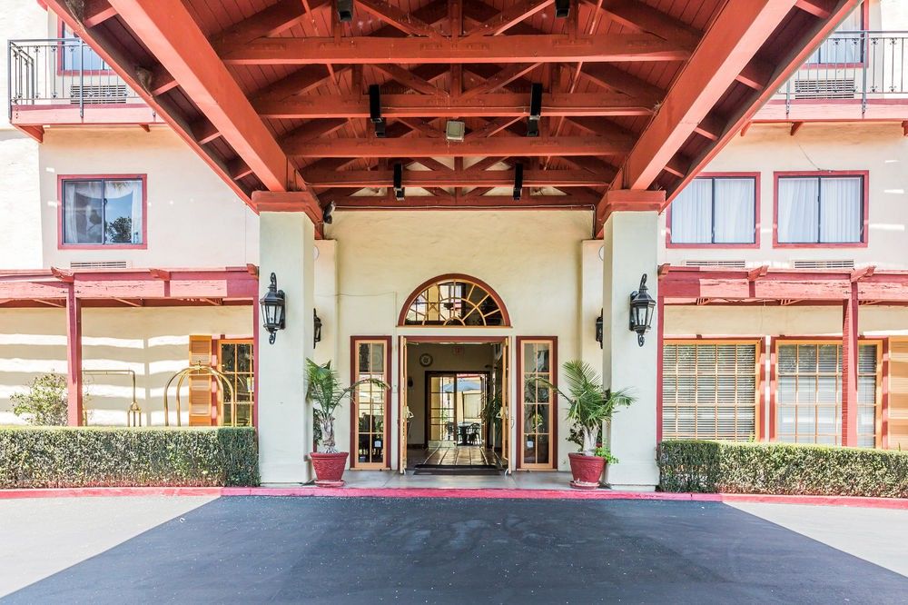 Comfort Inn & Suites Orange County John Wayne Airport Santa Ana Esterno foto