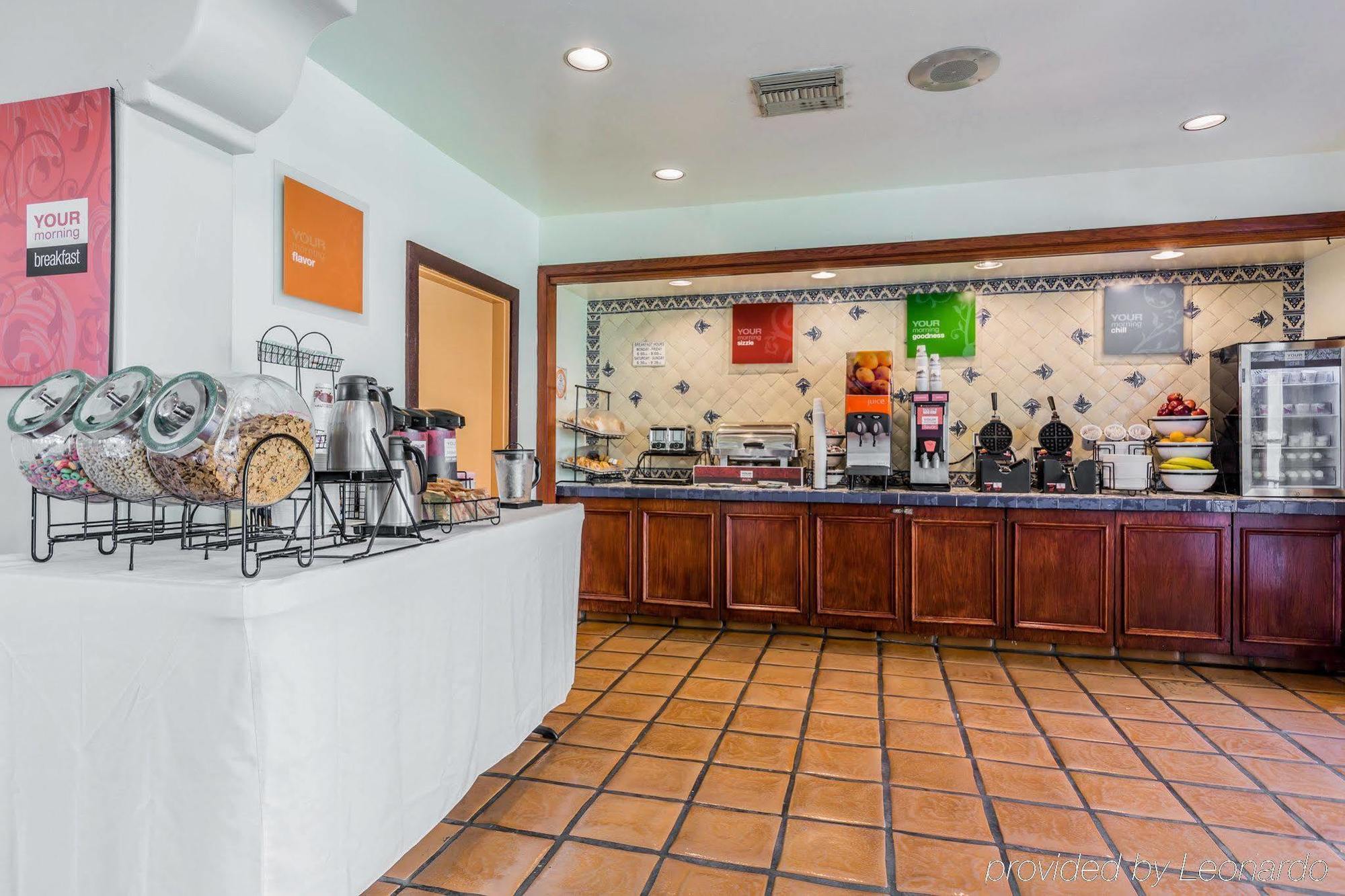 Comfort Inn & Suites Orange County John Wayne Airport Santa Ana Esterno foto