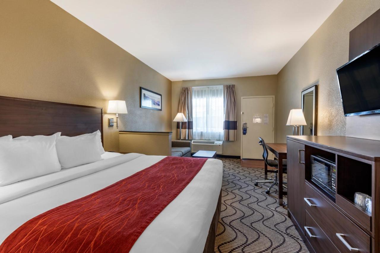 Comfort Inn & Suites Orange County John Wayne Airport Santa Ana Esterno foto